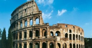 Colosseo – Il Custode salva un Turista grazie al Defibrillatore